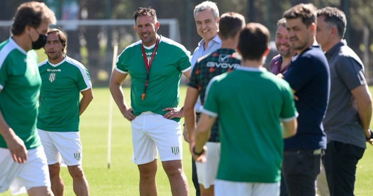 Diego Dabove comenzó su ciclo como entrenador de Banfield