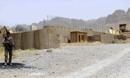 Talibanes atacaron una base afgana este domingo. Talibanes atacaron una base afgana este domingo.