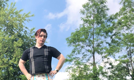 Damien Turner, de 28 a&ntilde;os, ha sido parte de la comunidad de amantes de los pa&ntilde;ales para beb&eacute;s adultos (ABDL) durante diez a&ntilde;os y los usa todo el d&iacute;a. El video. &nbsp;