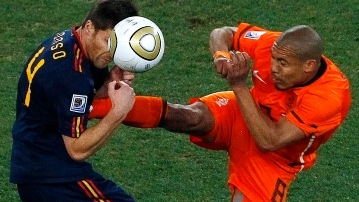 A 12 años de la histórica patada de De Jong a Xabi Alonso en la final del Mundial de Sudáfrica