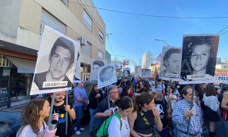 Estudiantes y agrupaciones de Santa Fe, marcharon a 48 años de La Noche de los Lápices. Estudiantes y agrupaciones de Santa Fe, marcharon a 48 años de La Noche de los Lápices.