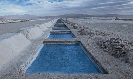 YPF comenzará el mes próximo el proceso de exploración de litio en una superficie de 20.000 hectáreas ubicada en Fiambalá, provincia de Catamarca. YPF comenzará el mes próximo el proceso de exploración de litio en una superficie de 20.000 hectáreas ubicada en Fiambalá, provincia de Catamarca.