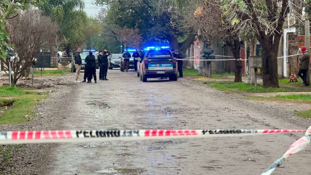 El barrio Nueva Esperanza permanece con un importante despliegue policial. El barrio Nueva Esperanza permanece con un importante despliegue policial.