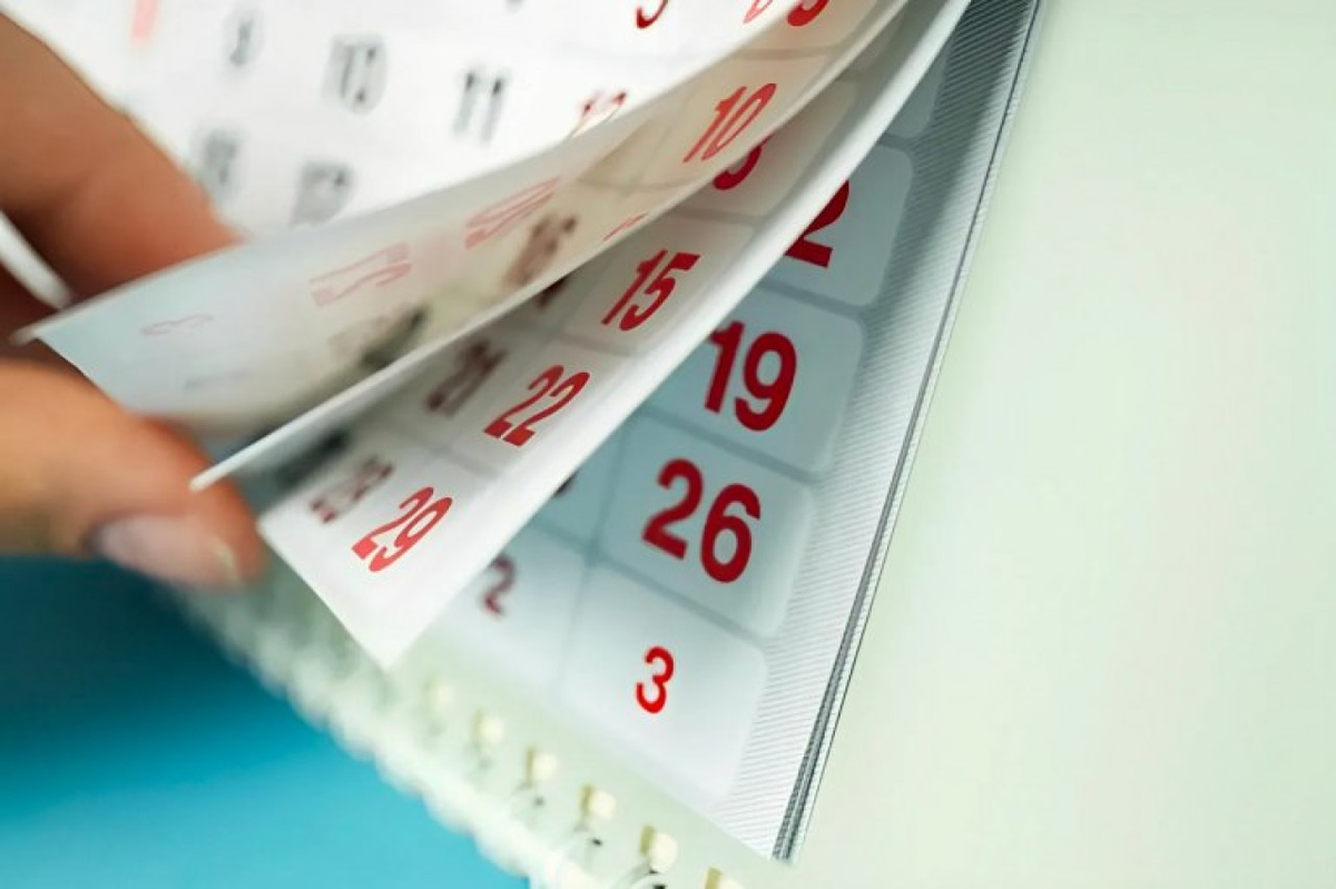 La ley 27.399 permite que el Gobierno determine hasta tres días feriados o no laborables con el objetivo de fomentar el turismo. La ley 27.399 permite que el Gobierno determine hasta tres días feriados o no laborables con el objetivo de fomentar el turismo.