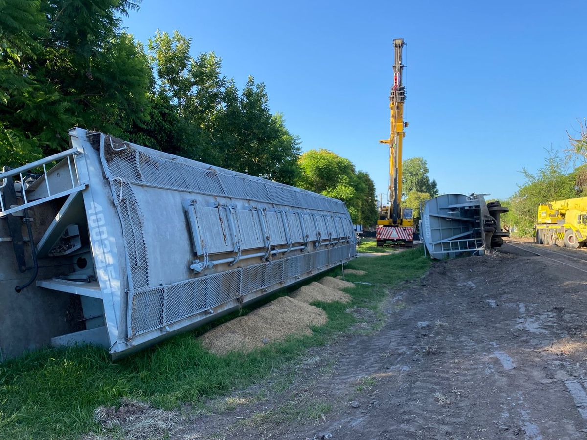 Quedan dos vagones del Belgrano Cargas por remover