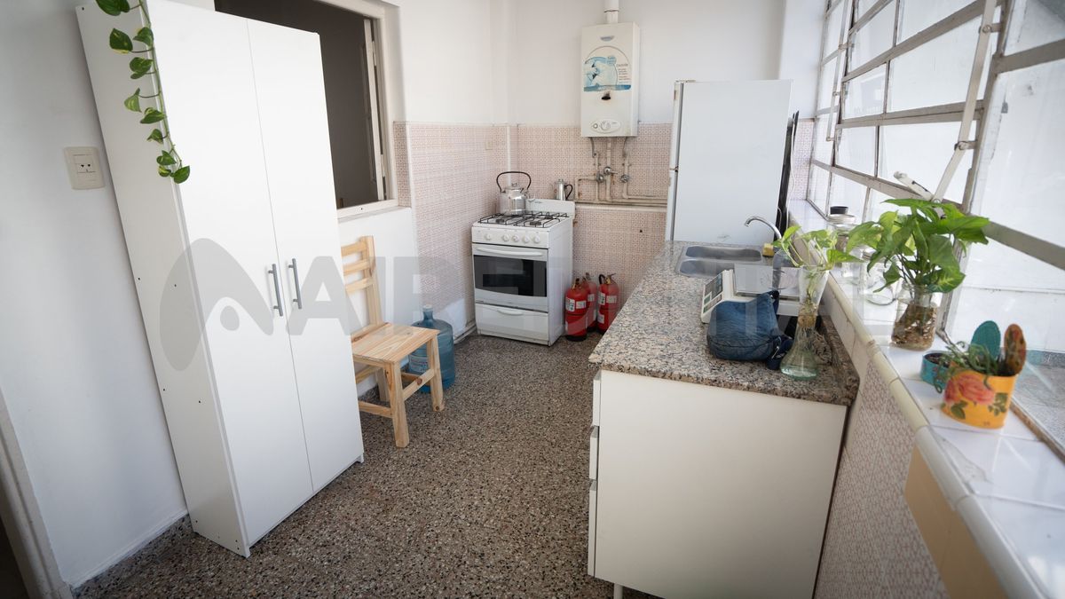 La nueva vivienda cuenta con tres dormitorios, una cocina y espacio de estar.