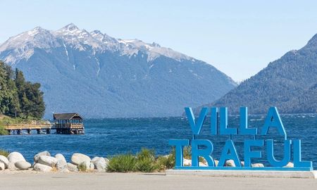 Descubrí el fenómeno turístico de Villa Traful en Neuquén. Precios de cabañas, cómo llegar por la Ruta 65 y qué hacer en el misterio del Bosque Sumergido. Descubrí el fenómeno turístico de Villa Traful en Neuquén. Precios de cabañas, cómo llegar por la Ruta 65 y qué hacer en el misterio del Bosque Sumergido.