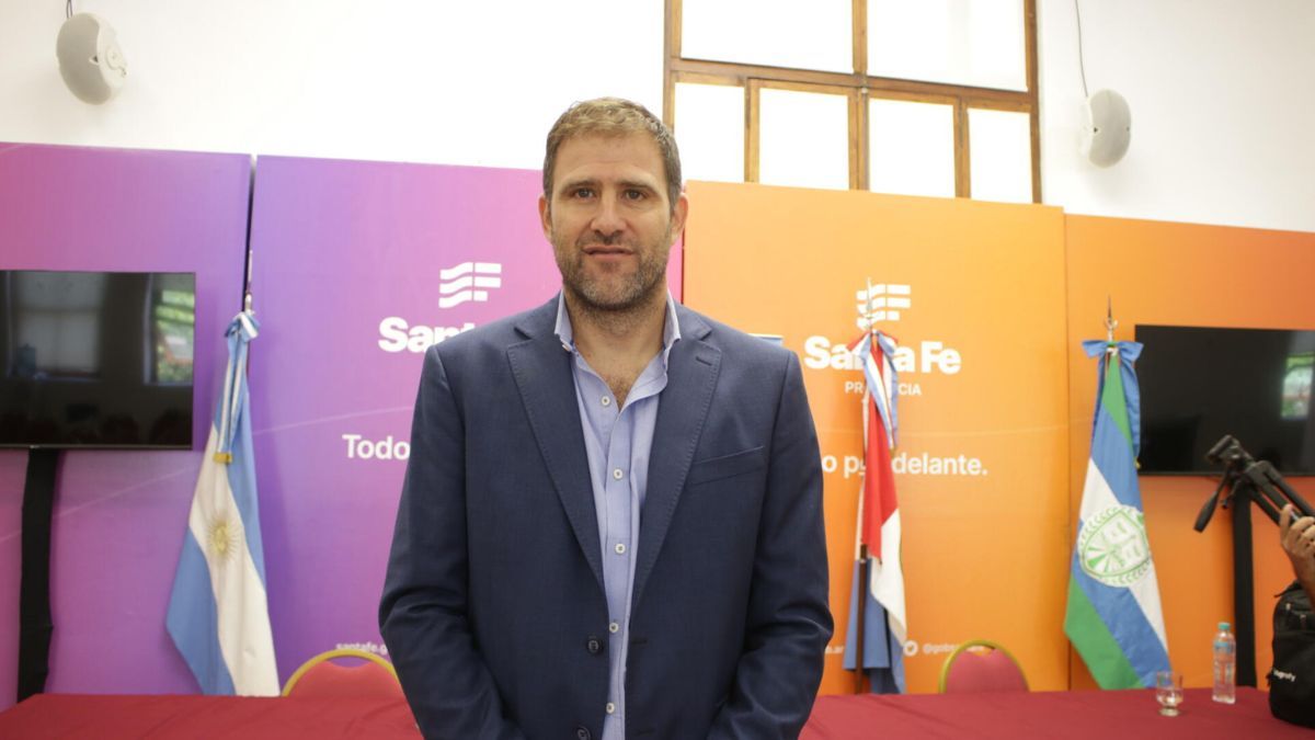 Guillermo Luzzi, actual intendente de Armstrong es el único candidato para quedarse con la intendencia de la ciudad del suroeste provincial. Guillermo Luzzi, actual intendente de Armstrong es el único candidato para quedarse con la intendencia de la ciudad del suroeste provincial.