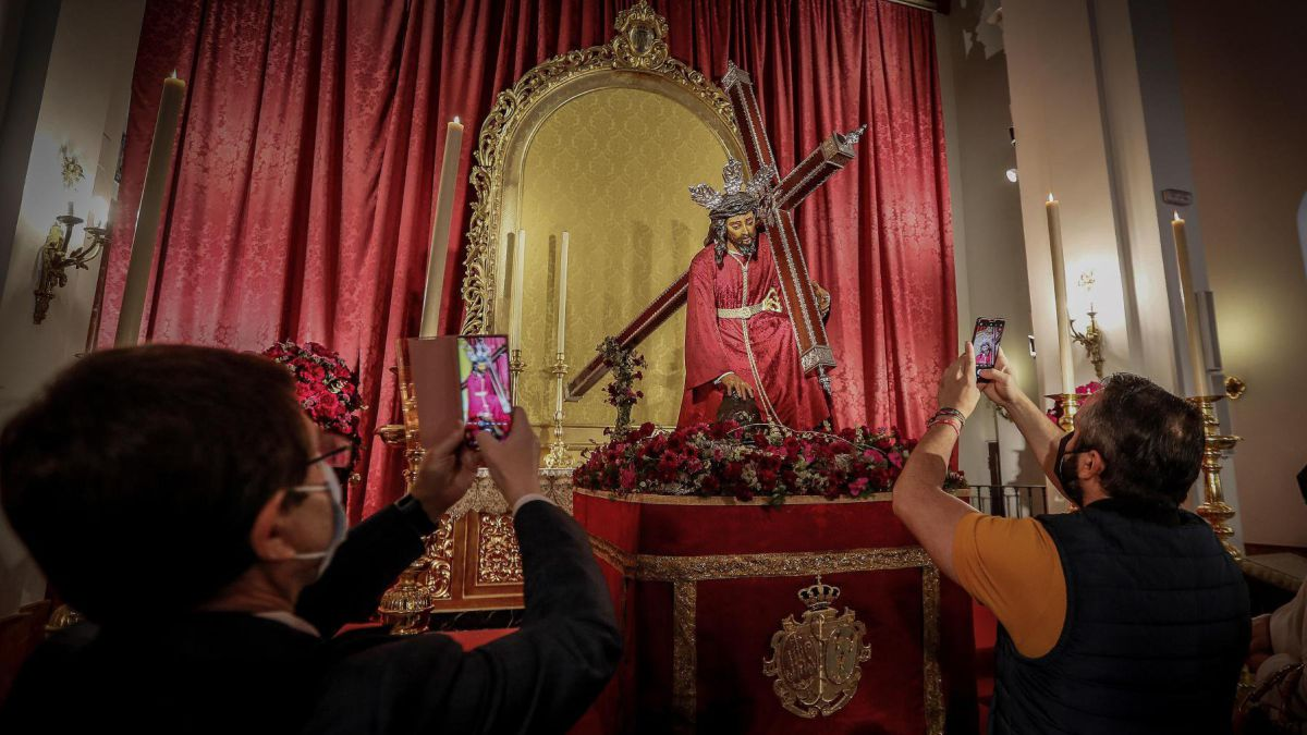  La tradición religiosa dice que durante los Jueves y Viernes Santo los fieles creyentes no deberán comer carne.