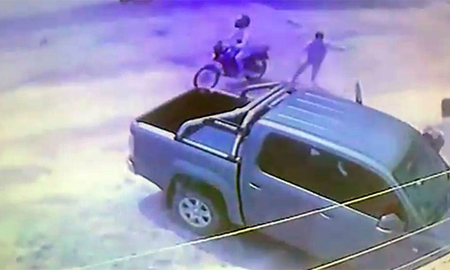 Dos nenes de 6 y 8 años defendieron a su mamá del ataque de un motochorro Dos nenes de 6 y 8 años defendieron a su mamá del ataque de un motochorro