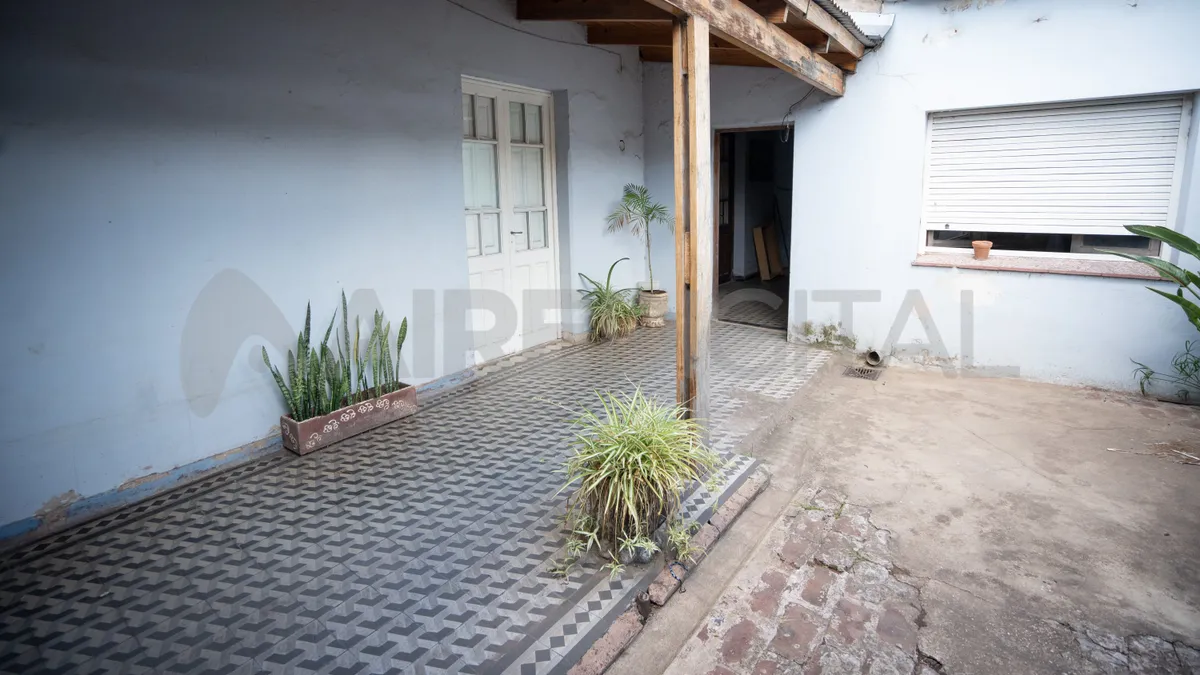 Como toda vivienda tradicional española, los dormitorios estaban conectados entre sí y desembocaban en el patio. Maiquel Torcatt / Aire Digital