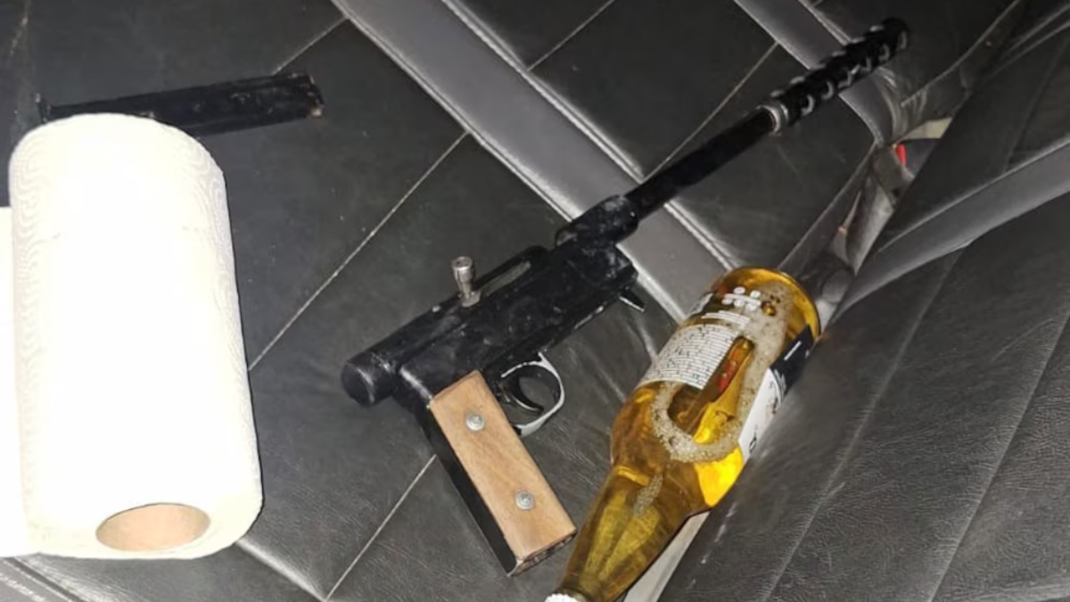 La hermana del capo narco Esteban Lindor Alvarado cayó en un procedimiento de la Policía de Seguridad Aeroportuaria en Nuevo Alberdi. La hermana del capo narco Esteban Lindor Alvarado cayó en un procedimiento de la Policía de Seguridad Aeroportuaria en Nuevo Alberdi. 