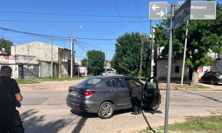 Encontraron un auto abandonado en Santa Fe Encontraron un auto abandonado en Santa Fe