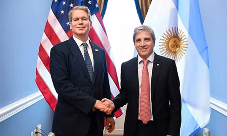 El secretario del Tesoro de los Estados Unidos, Scott Bessent, anunció mediante sus redes sociales que la administración norteamericana intervino en el mercado de cambios y compró directamente pesos argentinos El secretario del Tesoro de los Estados Unidos, Scott Bessent, anunció mediante sus redes sociales que la administración norteamericana intervino en el mercado de cambios y compró directamente pesos argentinos