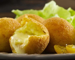 Cómo preparar unas bombas de papa y queso Cómo preparar unas bombas de papa y queso