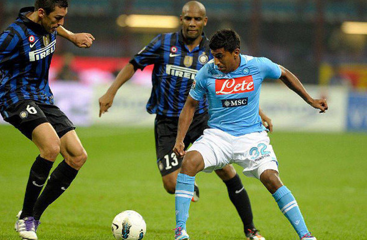 Cristian Ch&aacute;vez en Napoli.