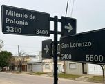 Un joven de 26 años fue interceptado por dos ladrones armados cuando intentaba ingresar a su vivienda ubicada en calle San Lorenzo al 5400 de barrio Los Hornos. Un joven de 26 años fue interceptado por dos ladrones armados cuando intentaba ingresar a su vivienda ubicada en calle San Lorenzo al 5400 de barrio Los Hornos.