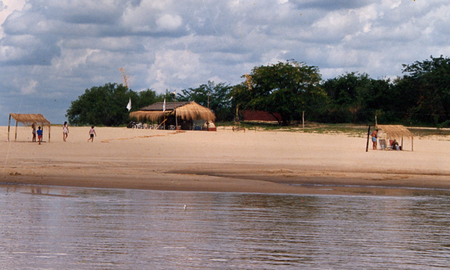 La Isla Cambacúa es el destino con playas doradas para un finde perfecto. La Isla Cambacúa es el destino con playas doradas para un finde perfecto.