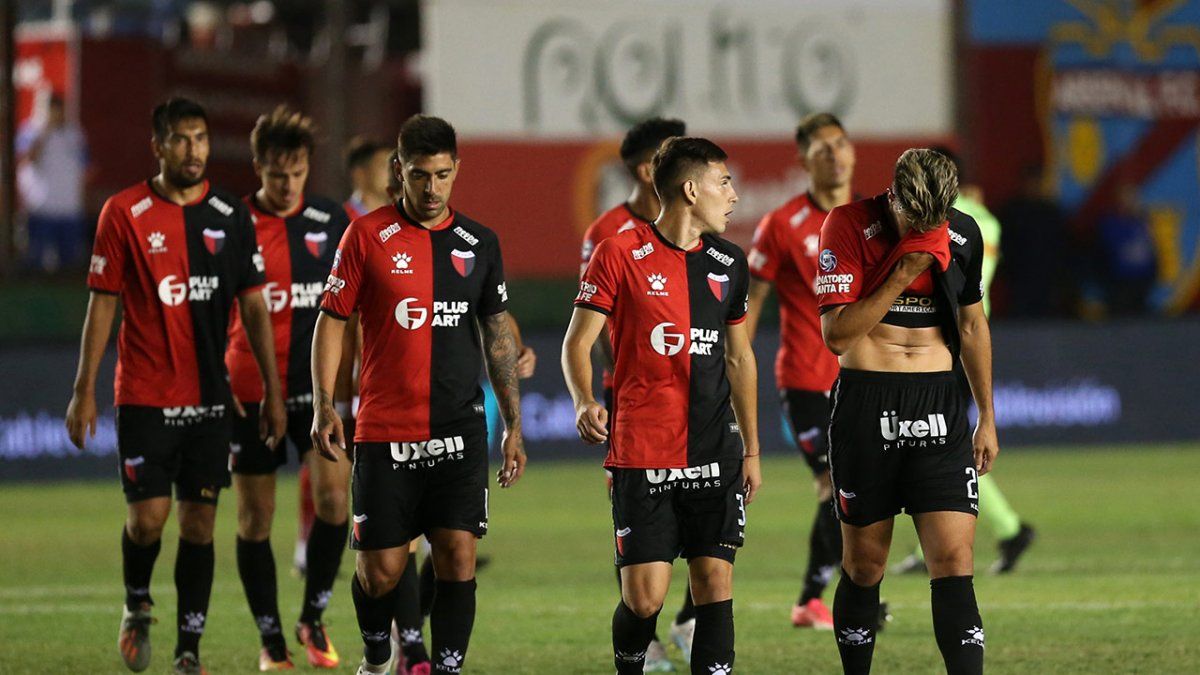Colón entró en zona de descenso tras el triunfo de Aldosivi ante Huracán