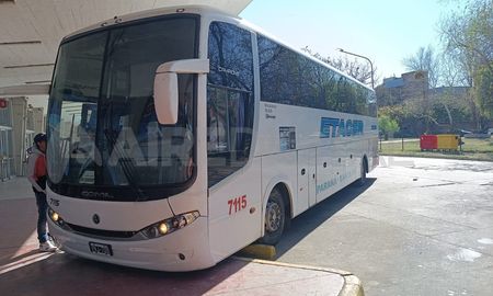 La empresa Etacer confirmó el nuevo valor del pasaje para ir a Paraná desde Santa Fe y viceversa. La empresa Etacer confirmó el nuevo valor del pasaje para ir a Paraná desde Santa Fe y viceversa.