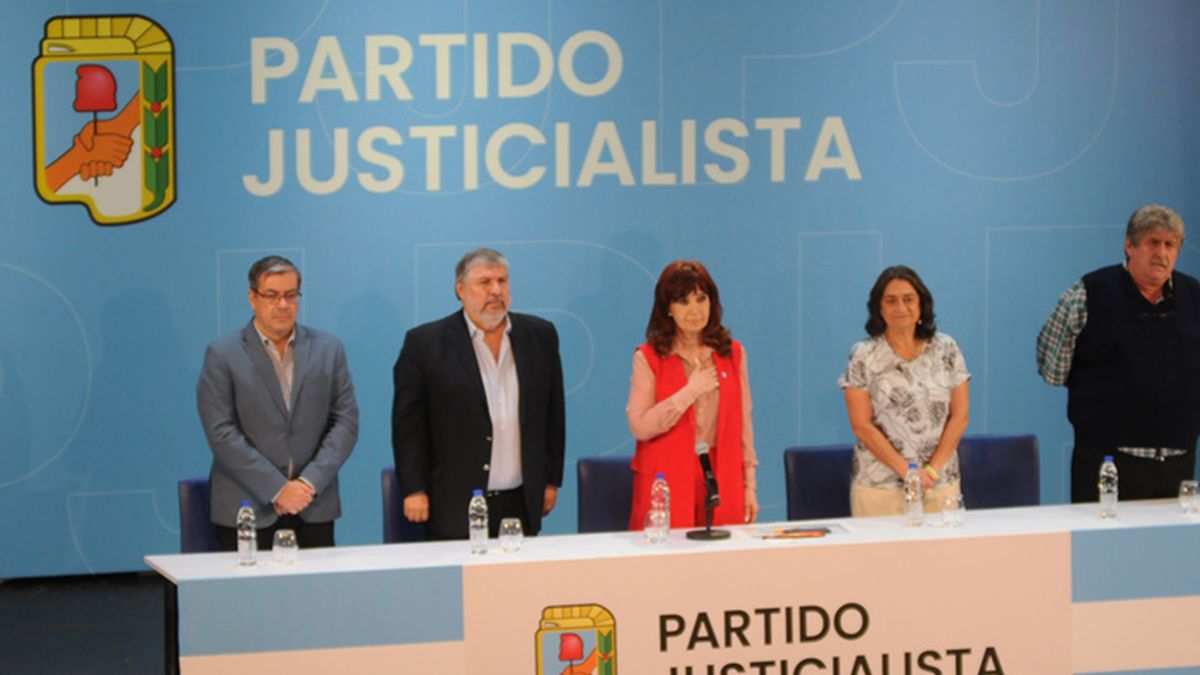 Esta tarde tendrá lugar en la histórica sede del Partido Justicialista (PJ) la primera reunión del consejo de la principal fuerza de oposición presidida por la expresidenta Cristina Kirchner.