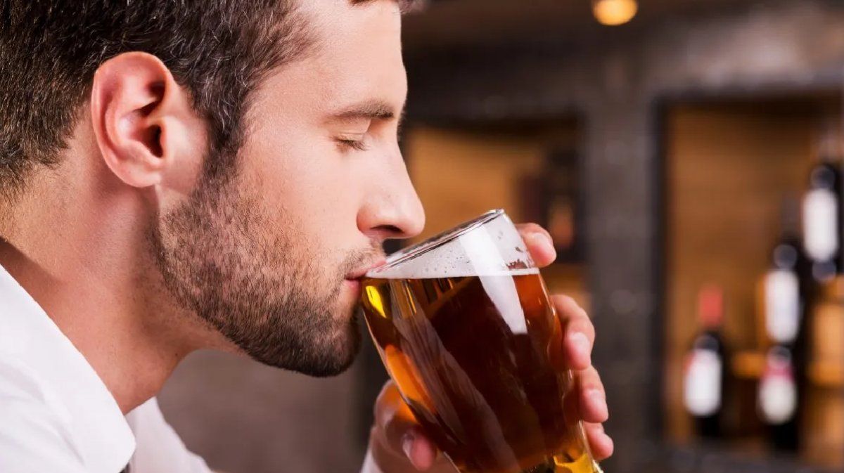 Beber una cantidad excesiva de alcohol lo puede poner en riesgo de problemas relacionados con el alcohol.