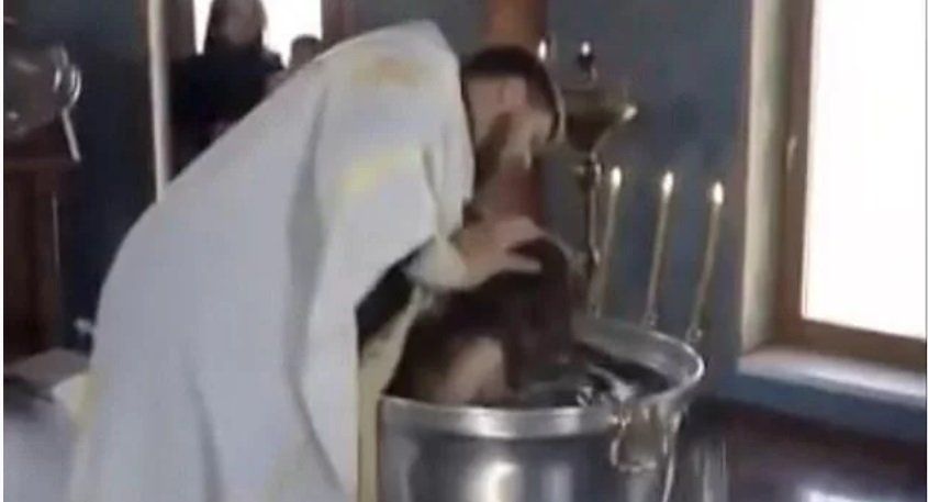 Intentó “sacarle a Satanás” a una beba durante el bautismo y casi la ahoga