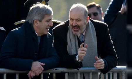 El ministro de Economía, Luis Caputo, y el Ministro de Desregulación y Transformación del Estado de la Nación Argentina, Federico Sturzenegger, los alfiles del gobierno nacional para encarar las privatizaciones. El ministro de Economía, Luis Caputo, y el Ministro de Desregulación y Transformación del Estado de la Nación Argentina, Federico Sturzenegger, los alfiles del gobierno nacional para encarar las privatizaciones.