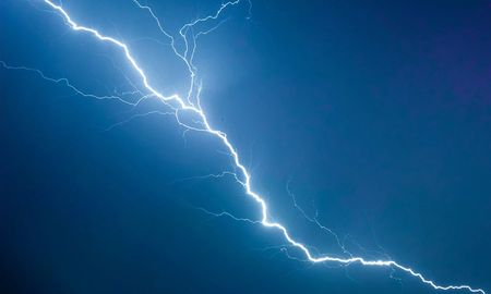 La lluvia que pasó por Santa Fe este martes trajo una importante cantidad de rayos. La lluvia que pasó por Santa Fe este martes trajo una importante cantidad de rayos.