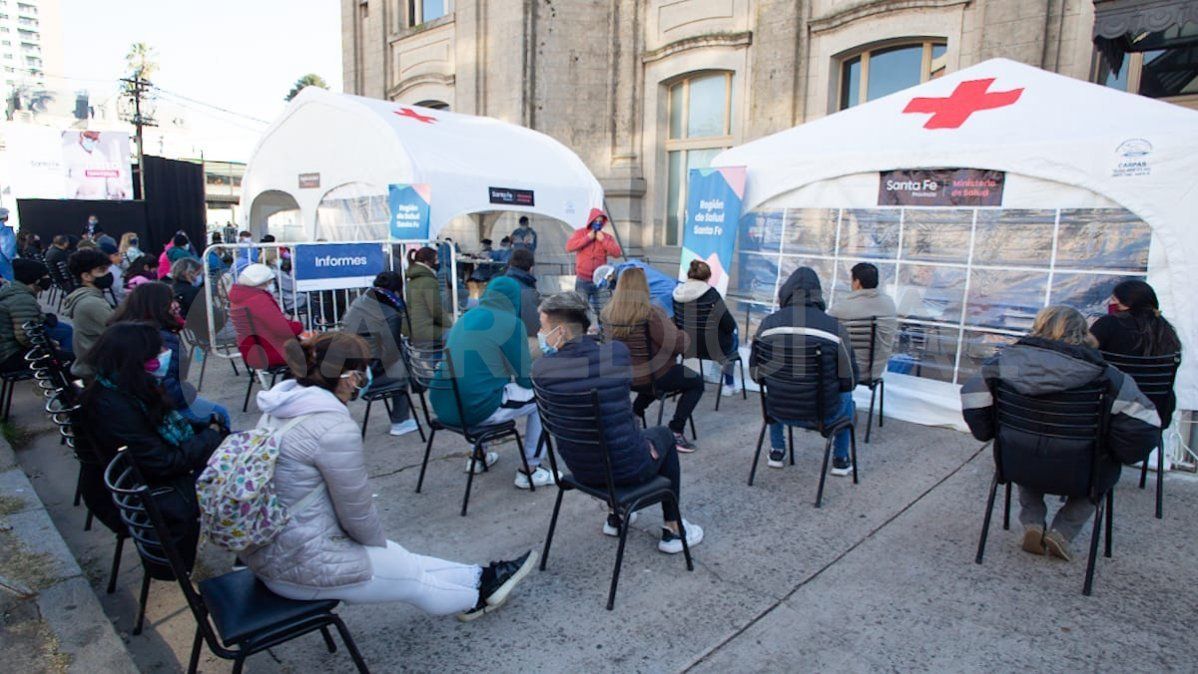 Este sábado comenzaron los testeos masivos en la ciudad de Santa Fe. Uno de los puntos estratégicos donde se llevan a cabo los hisopados es la Estación Belgrano.&nbsp;