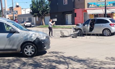 Este lunes en horas de la siesta se registró un accidente vehicular en barrio Transporte. Este lunes en horas de la siesta se registró un accidente vehicular en barrio Transporte.