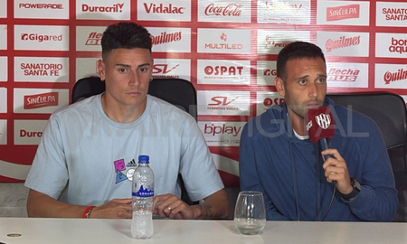 Corvalán y Mauricio Martínez hablaron en conferencia de prensa post derrota de Unión ante Aldosivi. Corvalán y Mauricio Martínez hablaron en conferencia de prensa post derrota de Unión ante Aldosivi.