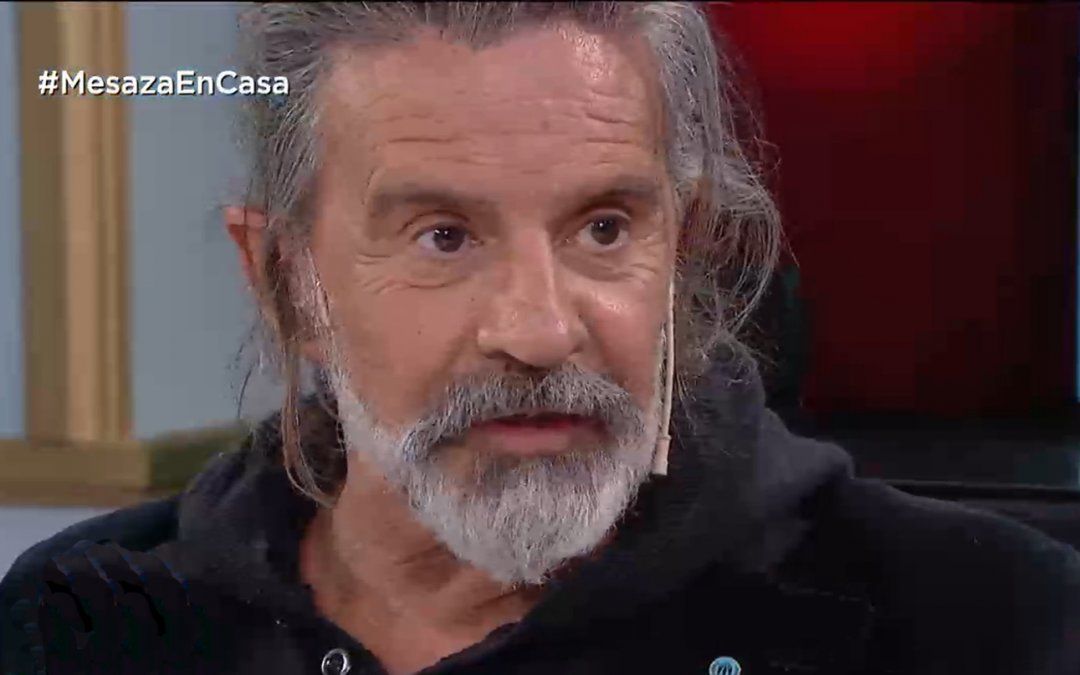 Osvaldo Laport visitó a Juana Viale y contó cuál es para él la forma de comunicarse que tiene con su mamá desde hace un tiempo.