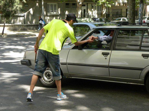 El trapito que agredió a la mujer policía estaba en libertad condicional