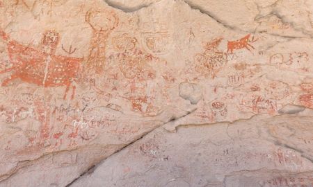 Arqueólogos hallaron en la Cueva Cacao restos y artefactos de hasta 40.000 años de antigüedad. Arqueólogos hallaron en la Cueva Cacao restos y artefactos de hasta 40.000 años de antigüedad.