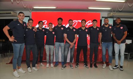 El Club Atlético Unión presentó al plantel profesional de basquetbol que disputará la temporada 2022/23. El Club Atlético Unión presentó al plantel profesional de basquetbol que disputará la temporada 2022/23.