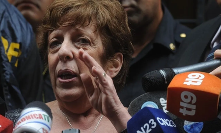 En un giro significativo dentro de la causa que investiga las irregularidades en el inicio de la instrucción por la muerte de Alberto Nisman, el juez federal Julián Ercolini dictó este martes el procesamiento de la exfiscal Viviana Fein. En un giro significativo dentro de la causa que investiga las irregularidades en el inicio de la instrucción por la muerte de Alberto Nisman, el juez federal Julián Ercolini dictó este martes el procesamiento de la exfiscal Viviana Fein.