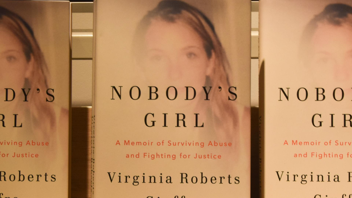 Virginia Giuffre, el libro de la víctima de la red de tráfico sexual de Jeffrey Epstein. Virginia Giuffre, el libro de la víctima de la red de tráfico sexual de Jeffrey Epstein.