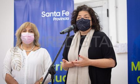 Carla Vizzotti junto a Sonia Martorano durante la conferencia de prensa en el Instituto Emilio Coni. Carla Vizzotti junto a Sonia Martorano durante la conferencia de prensa en el Instituto Emilio Coni.