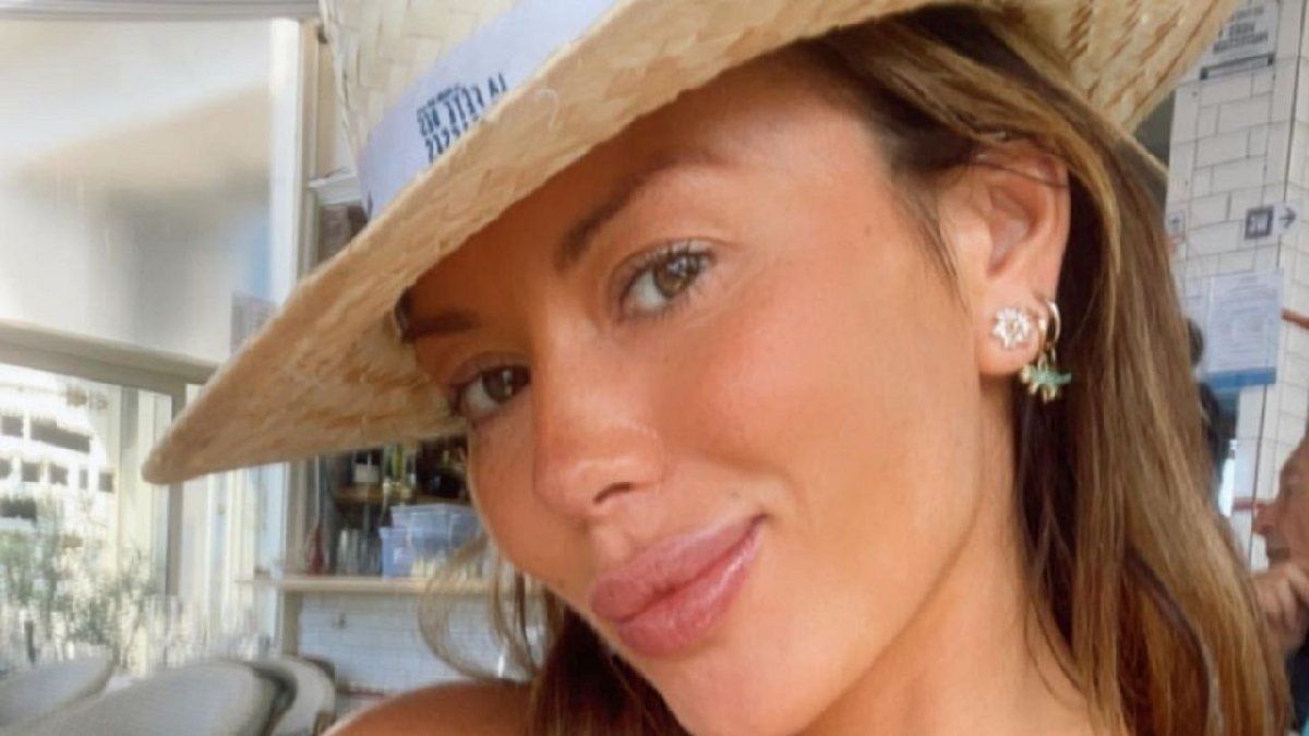 Karina Jelinek se confundió al hacer un canje y fue furor en las redes