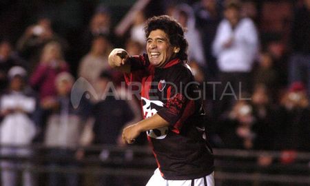 El día que Maradona jugó en el Brigadier López con la 10 de Colón El día que Maradona jugó en el Brigadier López con la 10 de Colón