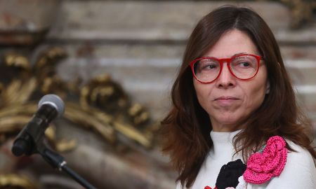 Silvina Batakis llega a Washington para reunirse con las autoridades del FMI y de otros organismos internacionales de crédito. Silvina Batakis llega a Washington para reunirse con las autoridades del FMI y de otros organismos internacionales de crédito.