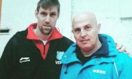 Chapu Nocioni y Gachi Ferrari se conocieron cuando el entrenador lo llevó a Unión de Santo Tomé a jugar, luego de verlo jugar en la ciudad de Gálvez. Fue el inicio de la carrera del ex-NBA. Chapu Nocioni y Gachi Ferrari se conocieron cuando el entrenador lo llevó a Unión de Santo Tomé a jugar, luego de verlo jugar en la ciudad de Gálvez. Fue el inicio de la carrera del ex-NBA.