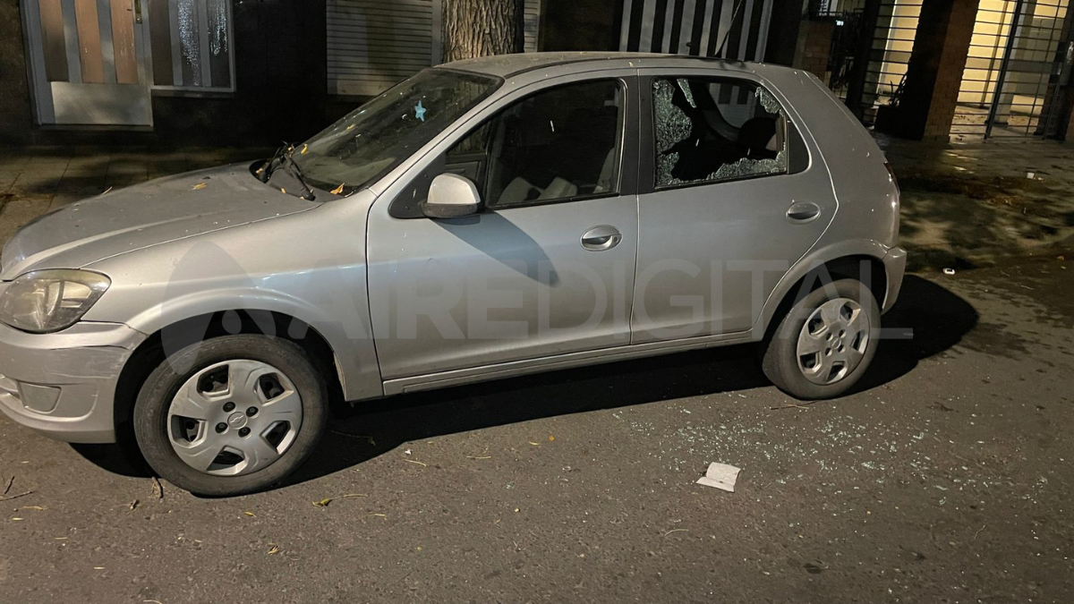 Rompieron el vidrio de un auto estacionado en 9 de Julio y Bulevar