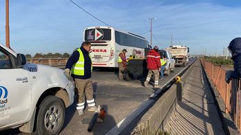 Las tareas de reparación se realizaron sobre la Ruta Nacional N° 168, entre La Guardia y el Viaducto Oroño, mano a Santa Fe.