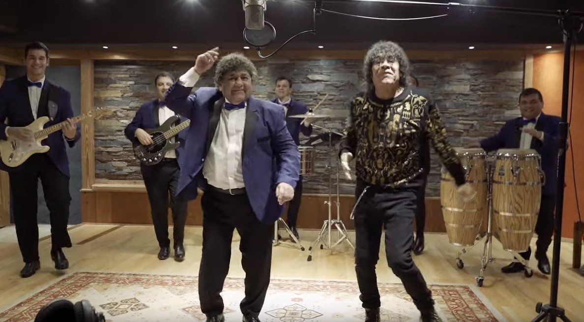 Video: Los Palmeras y La Mona juntos en una versión imperdible de “El parrandero”