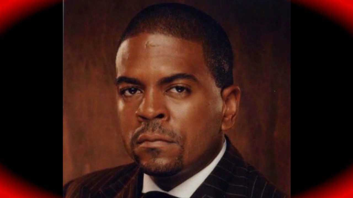 Shakir Stewart, oriundo de Oakland, California, fue ejecutivo discográfico estadounidense en varias compañías, siendo la última Def Jam. En el momento de su muerte, era vicepresidente sénior de Island Def Jam Music Group y vicepresidente ejecutivo de Def Jam. Shakir Stewart, oriundo de Oakland, California, fue ejecutivo discográfico estadounidense en varias compañías, siendo la última Def Jam. En el momento de su muerte, era vicepresidente sénior de Island Def Jam Music Group y vicepresidente ejecutivo de Def Jam.