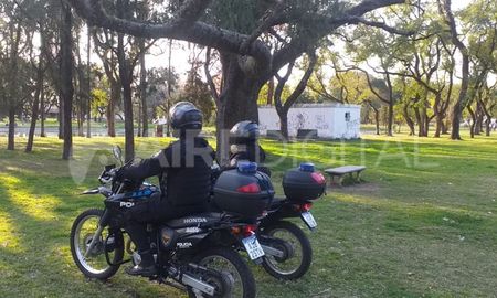 En la ciudad de Santa Fe, la reformulación del sistema consiste en suplir las actuales Inspecciones Zonales por tres Estaciones Policiales. En la ciudad de Santa Fe, la reformulación del sistema consiste en suplir las actuales Inspecciones Zonales por tres Estaciones Policiales.