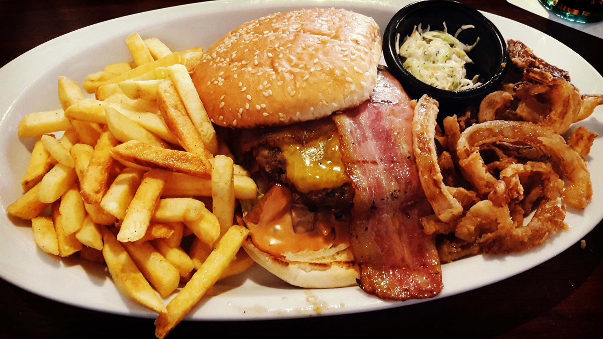 Aunque muchos alimentos fritos son muy sabrosos, estos pueden ser muy perjudiciales a la salud cardiovascular.