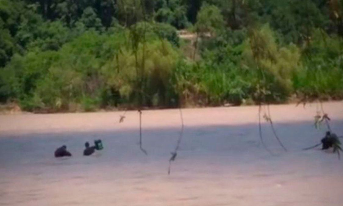 Dos personas murieron intentando cruzar a pie el río Bermejo